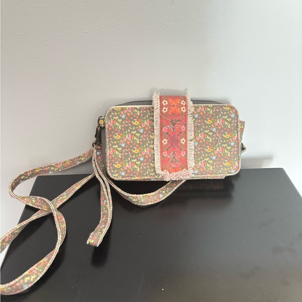 NATURAL LIFE Floral Wallet Crossbody